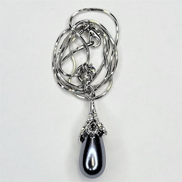 SILVERY Grey Pearl Teardrop Pendant Necklace and Chain - Picture 9 of 11